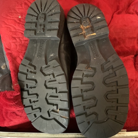 Kenneth Cole Reaction Mens boots. Used size 8.5. Great condition - Picture 4 of 4